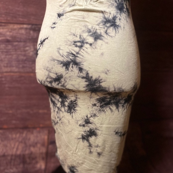 🆕 Tye Dye Dress - Picture 9 of 13